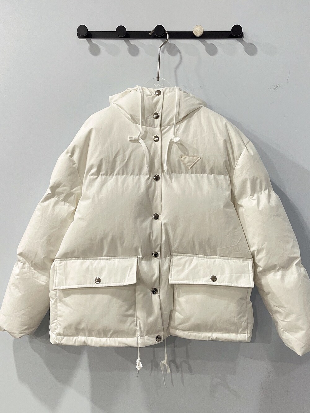 ✨Prada White Hooded Cropped Puffer Jacket